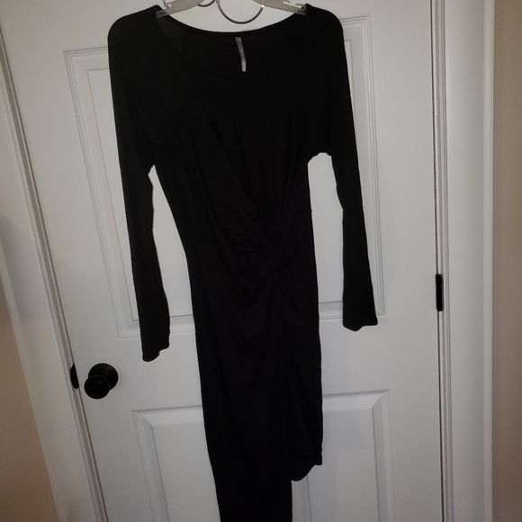 Asymmetrical Wrap Dress - Picture 5 of 9